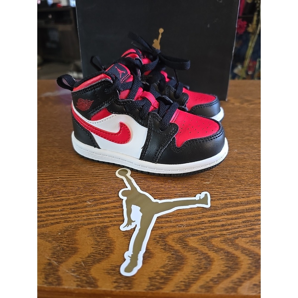 Jordan 1 Mid Bred Toe Size 6c